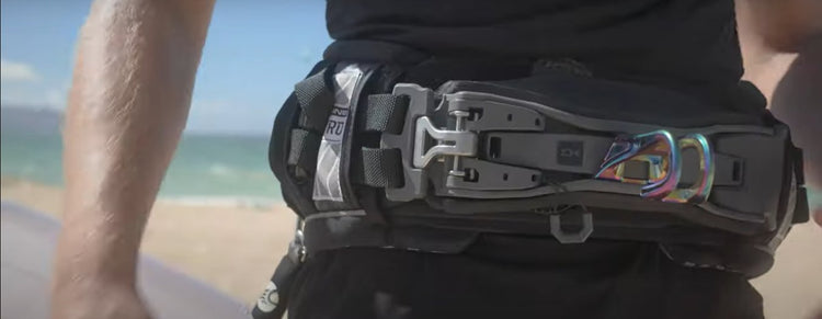 Green Hat Kiteboarding-Collection-Kiteboarding Accessories-Harness Accessories-Dakine Connect Spreader Bar on Dakine Pyro Harness
