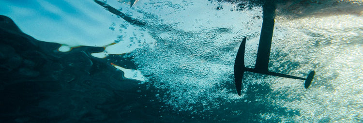Green Hat Kiteboarding-Collection-Fuselages-F-One Momentum Foil Plane-Under Water Action Shot