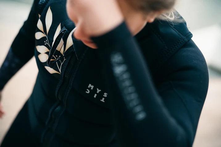 Load image into Gallery viewer, Mystic Dazzled Wake Impact Vest