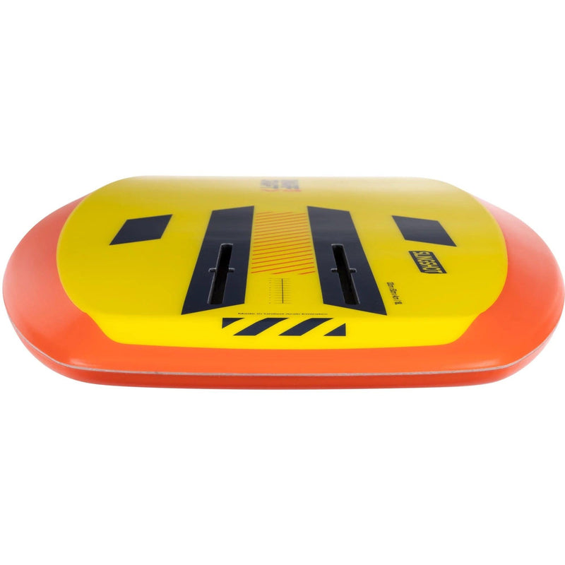 Load image into Gallery viewer, Green Hat Kiteboarding-Slingshot Dwarf Close Up Tail Foil Track View