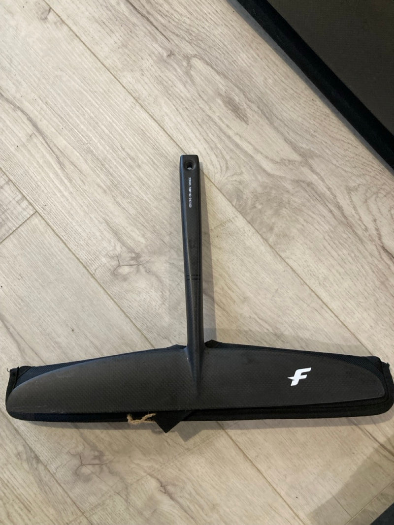 Load image into Gallery viewer, F-One Monobloc Carbon HM 200 XXS Stabilizers USED