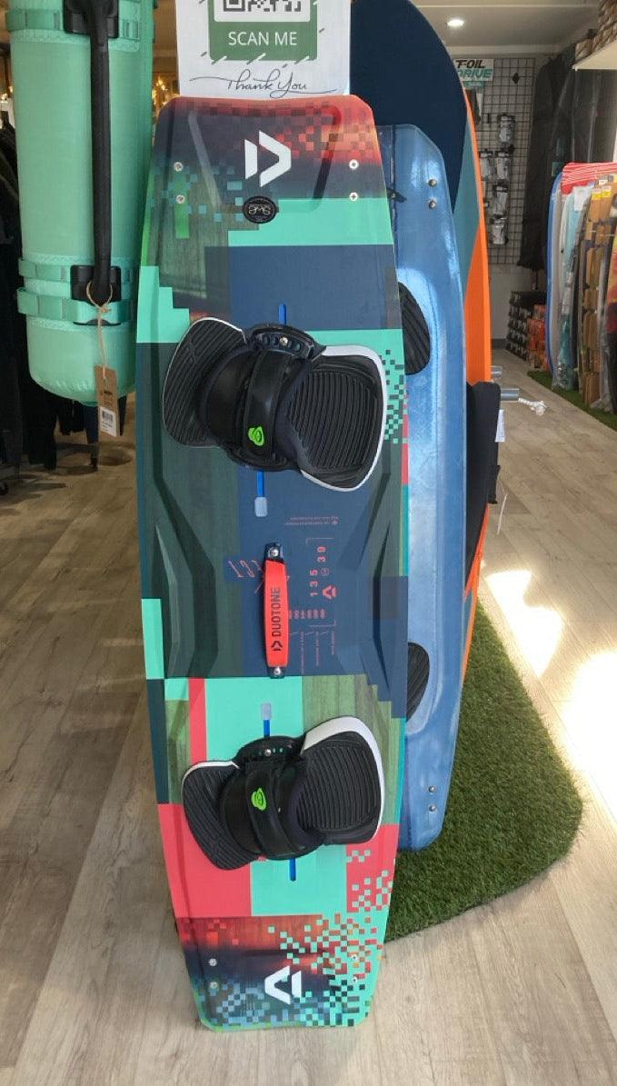 Load image into Gallery viewer, Green Hat Kiteboarding-2023 Duotone Select Kiteboard with bindings USED-Top View