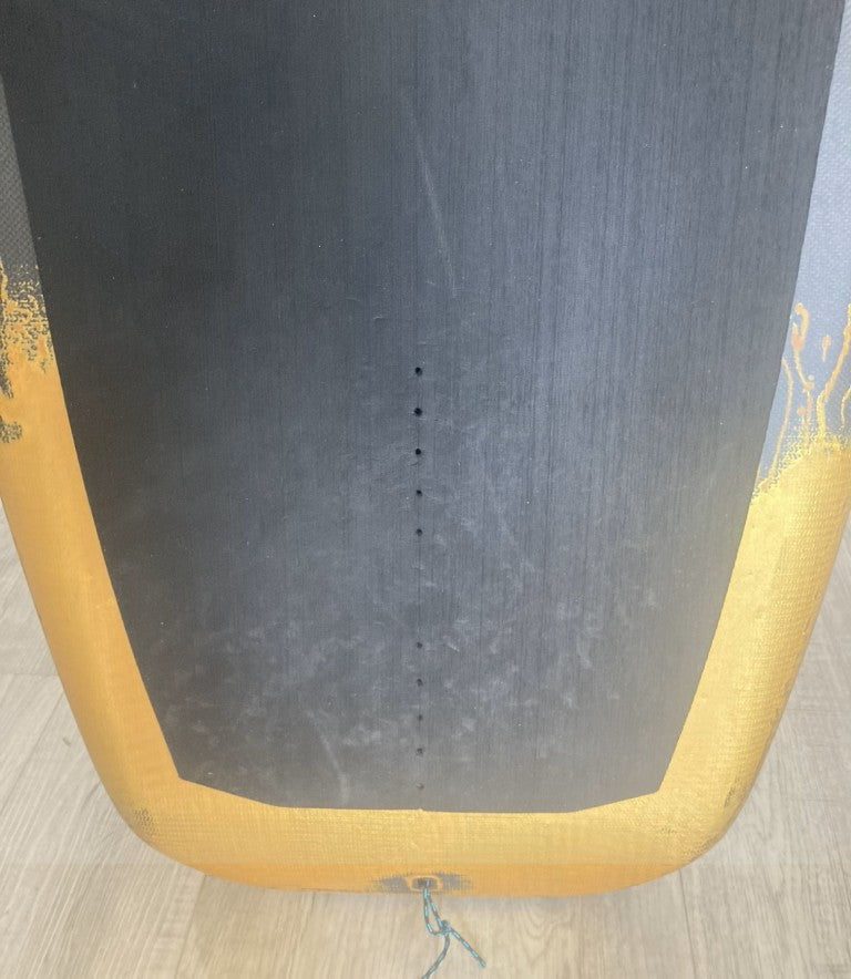 Load image into Gallery viewer, Green Hat Kiteboarding-2024 Appletree Jazz 4'9 USED- Close Up View of Deck Pad