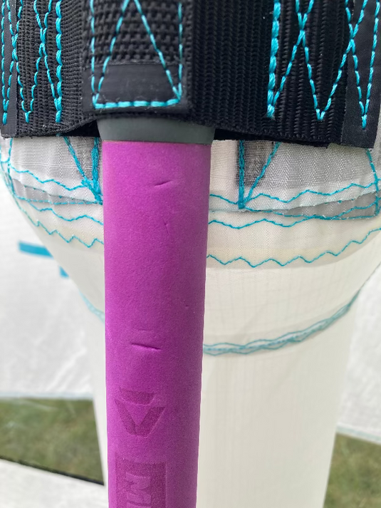 Green Hat Kiteboarding-2024 6m Duotone Slick Concept Blue-USED-Boom Close Up Purple Foam Dents