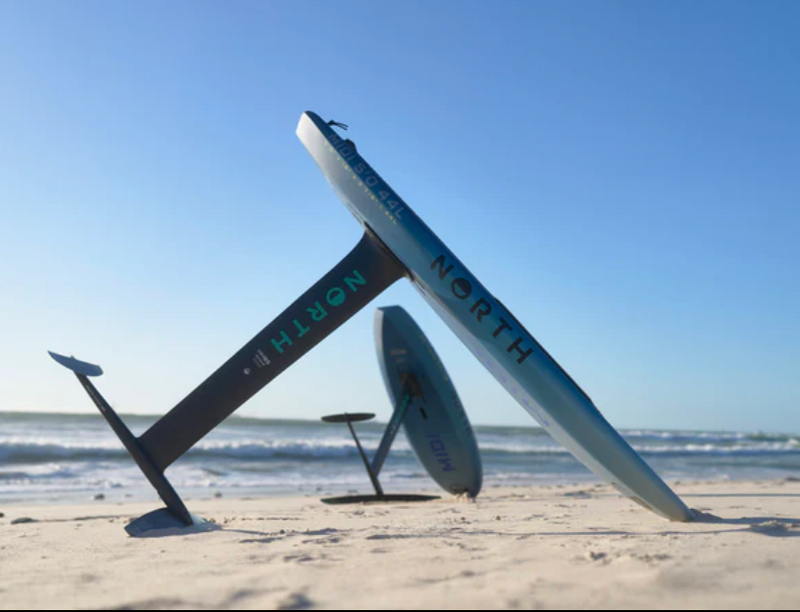 Load image into Gallery viewer, Green Hat Kiteboarding-2025 North Midi Mid-Length Foilboard-Board on Beach