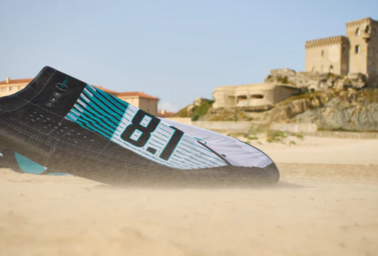 Green Hat Kiteboarding-2025 Orbit Pro-Live shot-Orbit Pro on the Beach