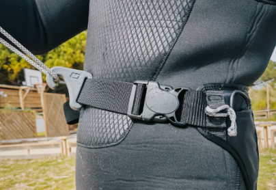 Load image into Gallery viewer, Green Hat Kiteboarding-Ozone Parawing Stash Belt-Hooked in-Wing Out-Safety Knife pocket/Wing Leash Attachment