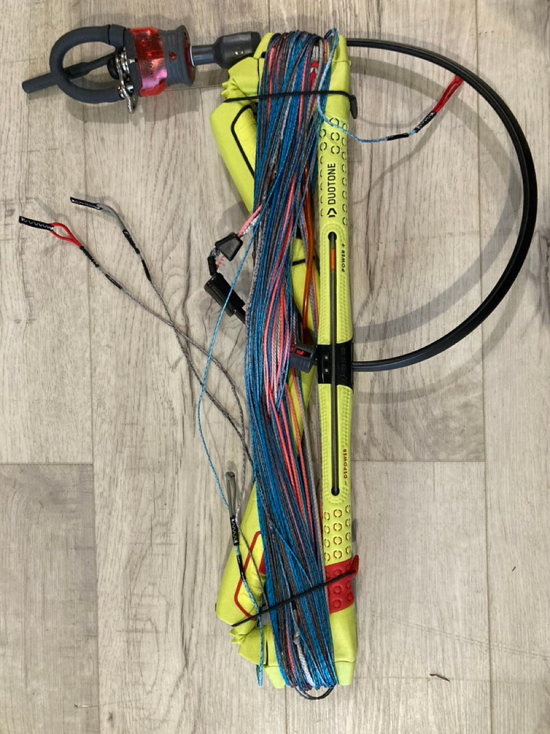 Load image into Gallery viewer, 2024 Medium Duotone Click Bar USED