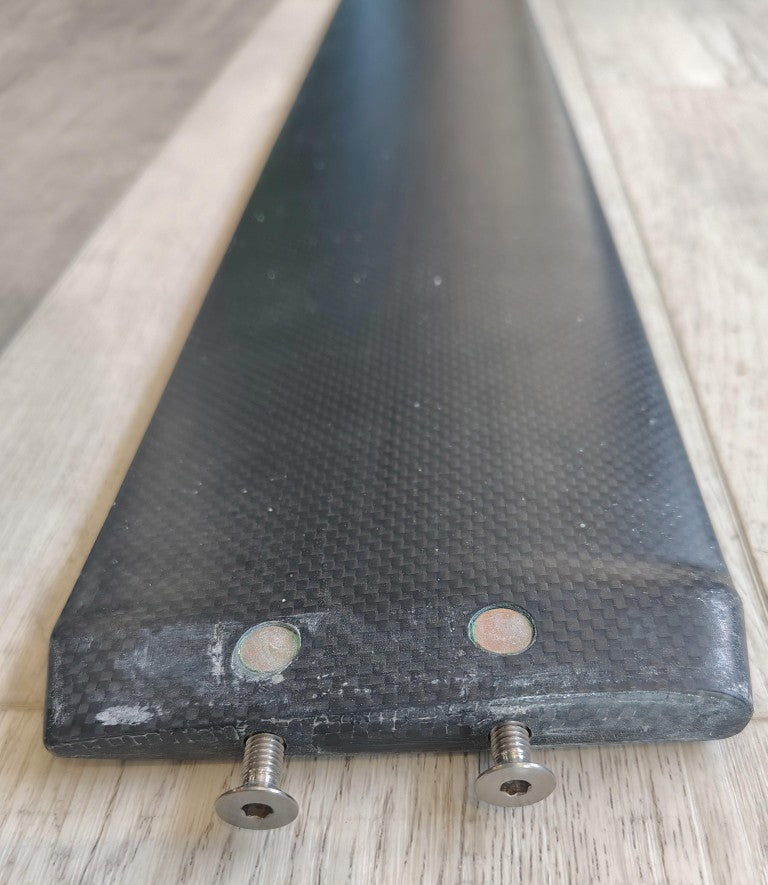 Load image into Gallery viewer, Green Hat Kiteboarding-Cabrinha AV8 Complete Foil Setup-AV8105 Carbon Mast Bottom Left Close Up view