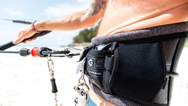 Load image into Gallery viewer, Green Hat Kiteboarding C-2 Dakine Kiteboarding Harness-Live Shot-
Man Wearing the Dakine C2 Waist Harness