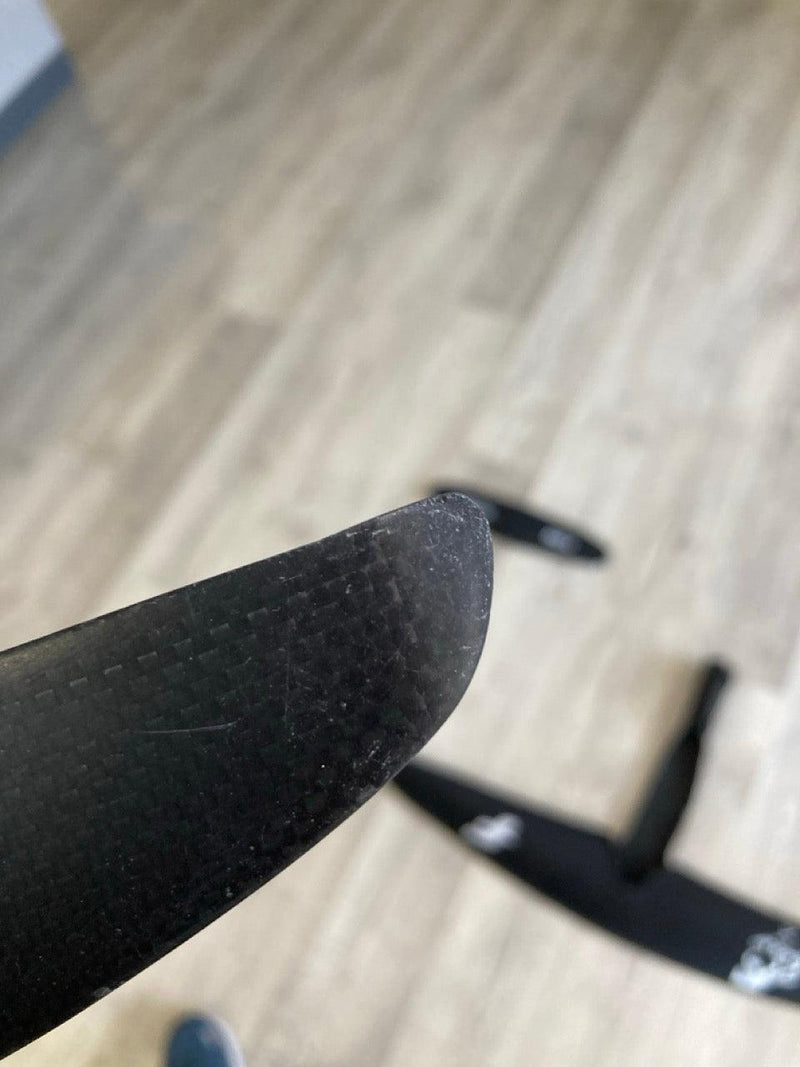 Load image into Gallery viewer, Green Hat Kiteboarding-F-One Eagle X 600 UHM | 145 Downwind Stab | XS Fuse Carbon Foil Plane wt Covers USED-Close Up View of 1 Wing Tip