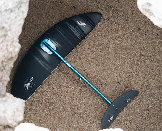 Green Hat Kiteboarding-F-One Gravity FCT FW-Live Shot-F-One Gravity Plane