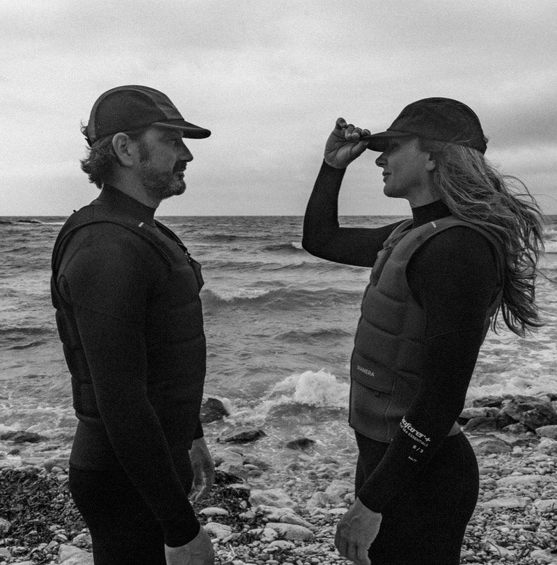 Load image into Gallery viewer, Manera Watercap Black