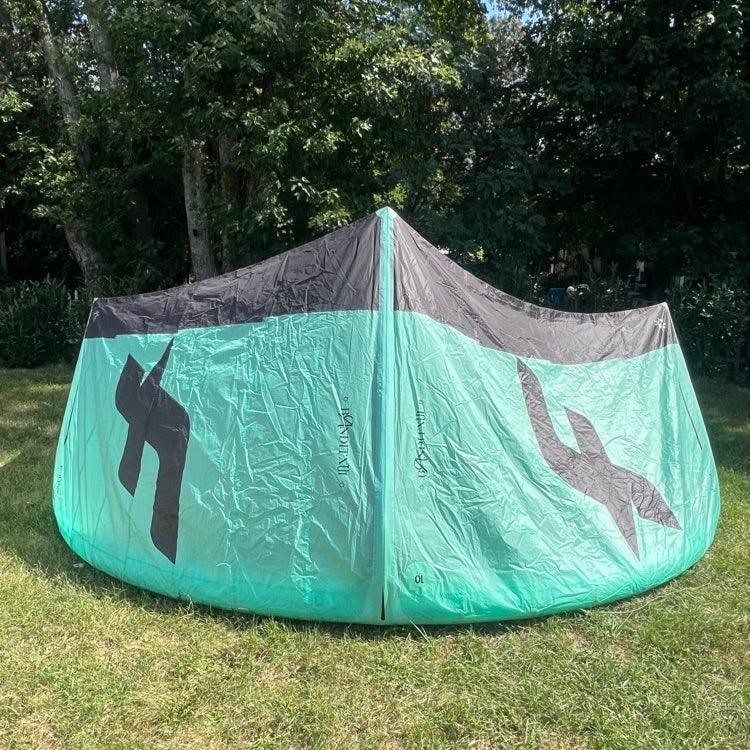 Load image into Gallery viewer, 2023 F-One Bandit XVI 10m Kitesurfing Kite USED
