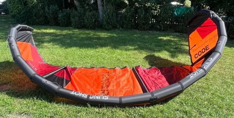 Load image into Gallery viewer, Slingshot Code 9m Kiteboarding Kite
