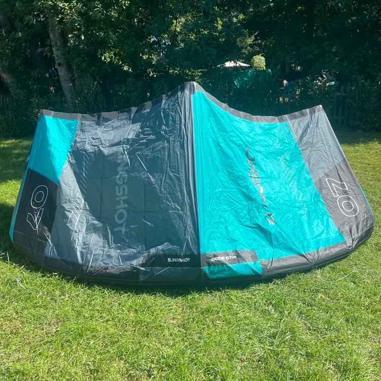 Load image into Gallery viewer, Slingshot Code V1 7m Kite USED