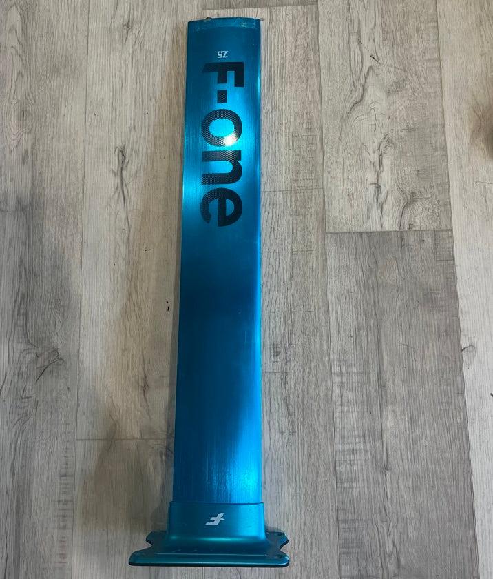 Load image into Gallery viewer, F-One Phantom FCT 1680 Complete Hydrofoil with 75cm Alu Mast and Mast Top Plate USED