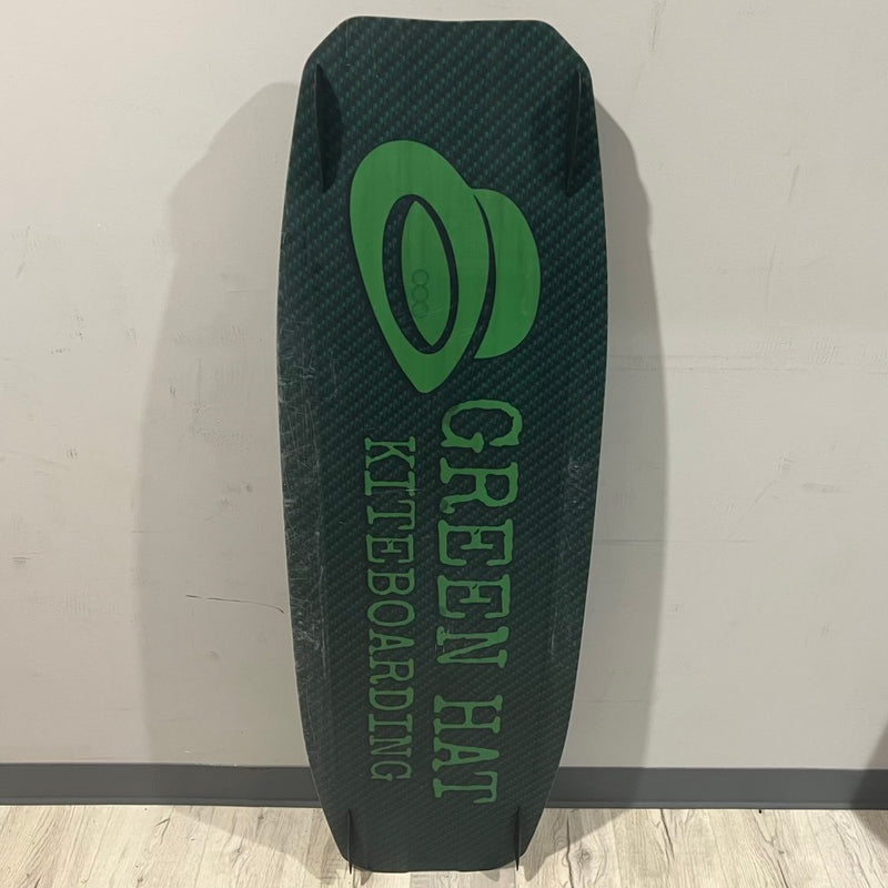 Load image into Gallery viewer, Green Hat &quot;Kite Island&quot; Saul Custom 138cm Kiteboard Complete with Bindings USED
