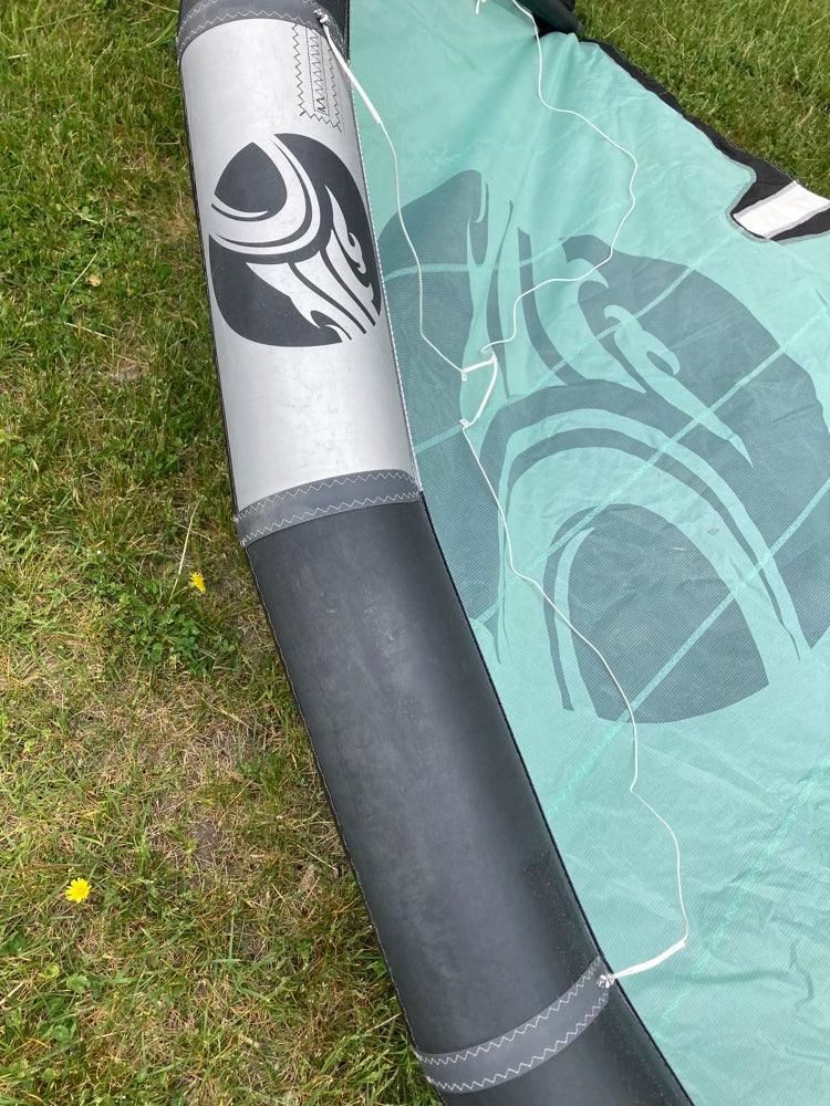 Load image into Gallery viewer, Green Hat Kiteboarding-2023 Cabrinha Moto X 9m USED Kite-Leading Edge Upside Down Right Wing View
