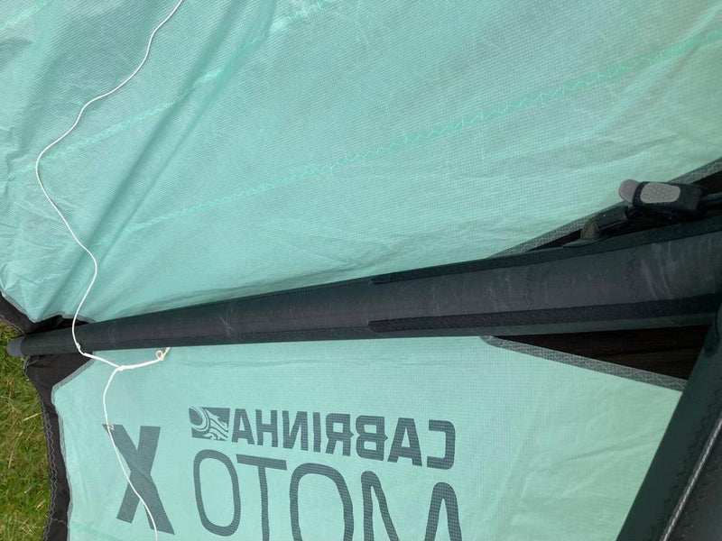 Load image into Gallery viewer, Green Hat Kiteboarding-2023 Cabrinha Moto X 9m USED Kite-Right Strut View