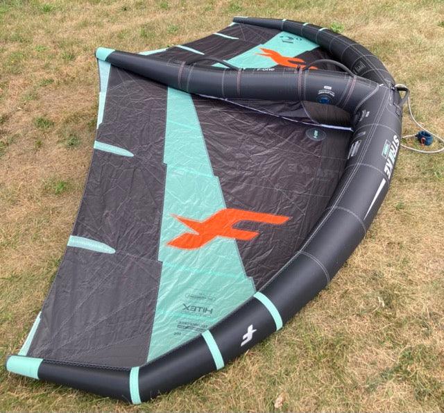 Load image into Gallery viewer, Green Hat Kiteboarding-F-One Strike V3 Wing USED-Right Wing Tip View Upside Down