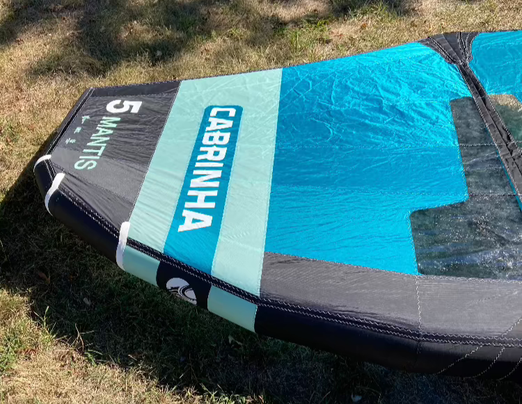 Load image into Gallery viewer, Green Hat Kiteboarding-2024 Cabrinha 04 Mantis Wing 5M USED-Top Leading Edge Right Side View