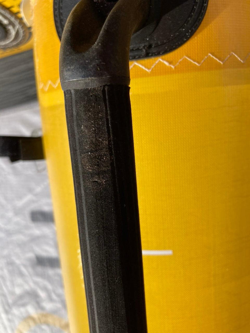 Load image into Gallery viewer, Green Hat Kiteboarding-4m Core Halo Pro Wing USED-Close up View of Boom