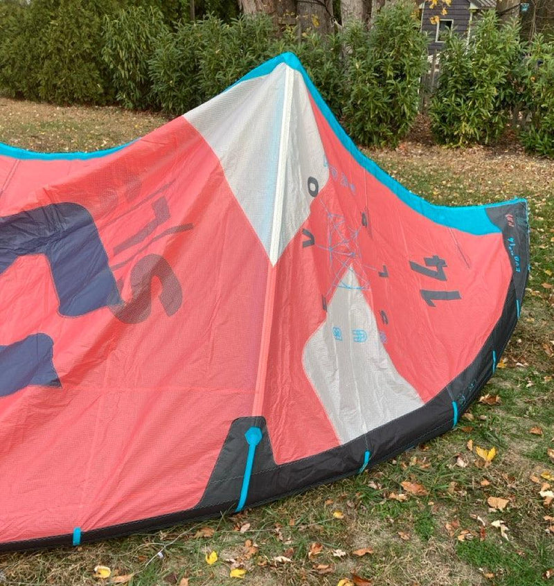 Load image into Gallery viewer, Green Hat Kiteboarding-2022 Duotone Evo SLS-USED