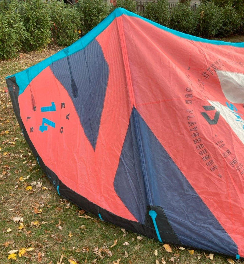 Load image into Gallery viewer, Green Hat Kiteboarding-2022 Duotone Evo SLS-USED-Front View