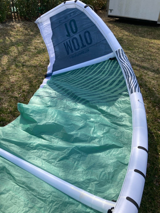 2022 Cabrinha :02 Moto Kiteboarding Kite 10M USED