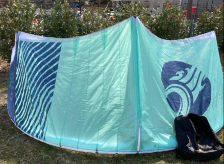 Load image into Gallery viewer, Green Hat Kiteboarding-2022 Cabrinha Moto USED-Front Left View