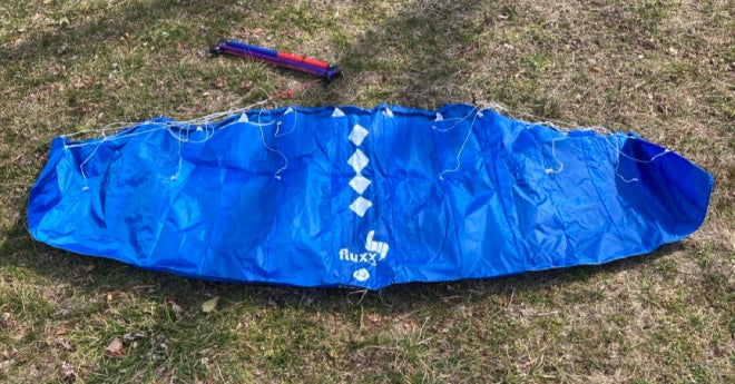 Load image into Gallery viewer, Green Hat Kiteboarding-HQ Fluxx Trainer Kite-USED-Bottom View