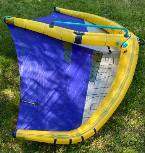 Load image into Gallery viewer, Green Hat Kiteboarding-Duotone Unit LAB 3.5 Wing USED-Right Wing Tip View Up Side Down