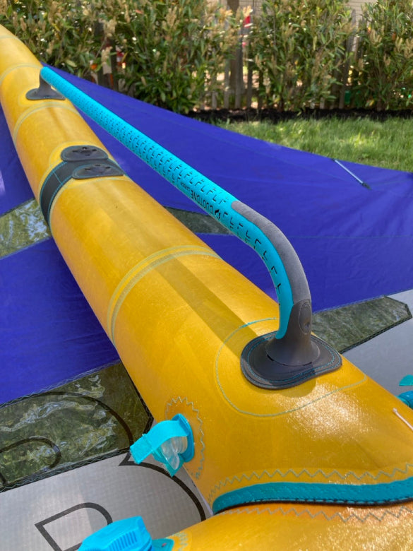 Load image into Gallery viewer, Green Hat Kiteboarding-Duotone Unit LAB 5.0 Wing USED-Boom/Strut Close Up View