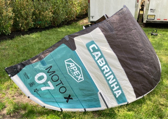 Load image into Gallery viewer, Green Hat Kiteboarding-2024 Cabrinha Moto X APEX Kite 7M USED-Left Wing Tip View