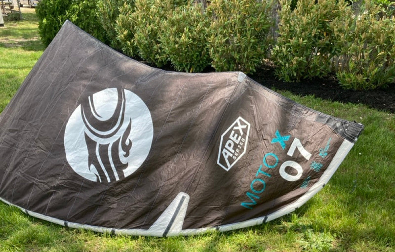 Load image into Gallery viewer, Green Hat Kiteboarding-2024 Cabrinha Moto X APEX Kite 7M USED-Right Wing Tip View