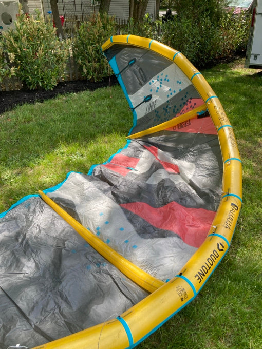 Load image into Gallery viewer, Green Hat Kiteboarding-2023/2024 Duotone Evo D/LAB Kite 10M USED-Right Inside Wing Tip View