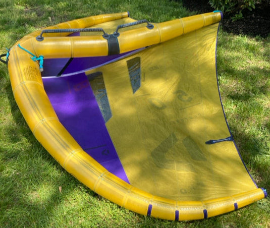 Green Hat Kiteboarding-2024 Duotone Unit D/LAB 5m Wing USED-Inside Left Wing Tip View