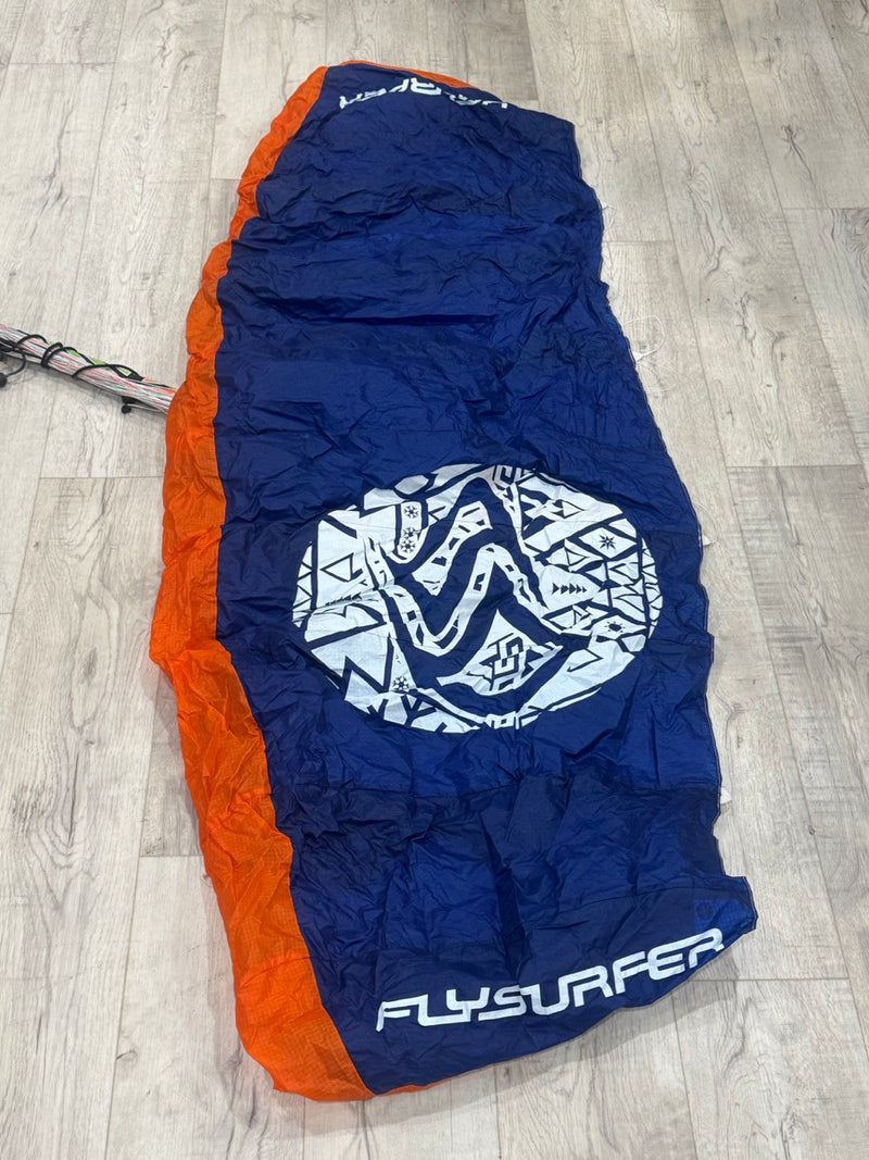Load image into Gallery viewer, Flysurfer 1.3m Trainer Kite USED