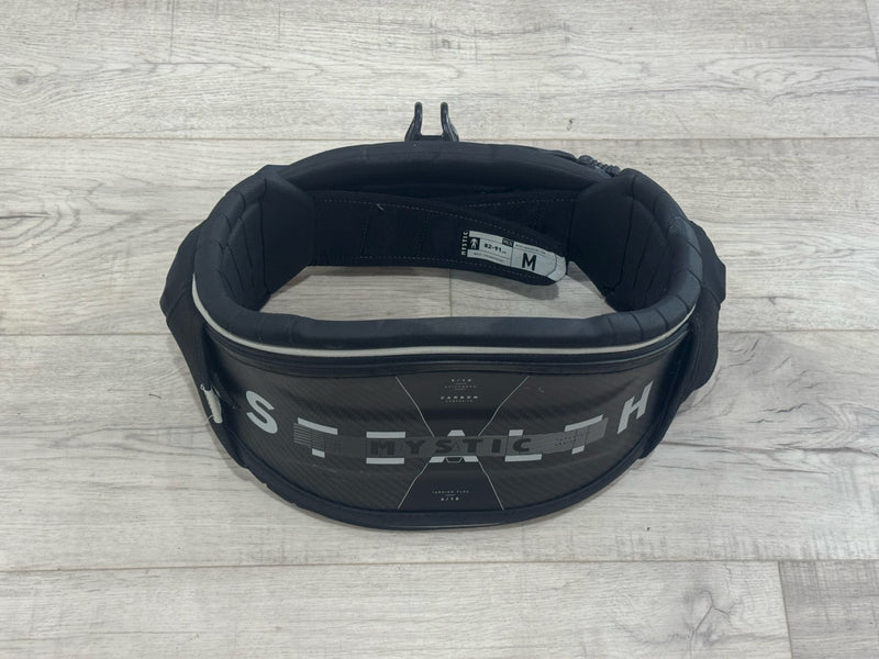 Load image into Gallery viewer, 2023/2024 Mystic Stealth Waist Harness W/Spreader Bar Medium USED