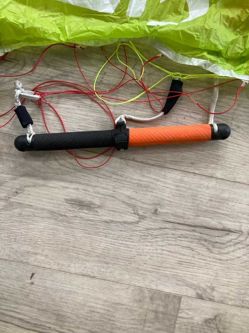 Load image into Gallery viewer, F-One Frigate Parawing 2.5M USED