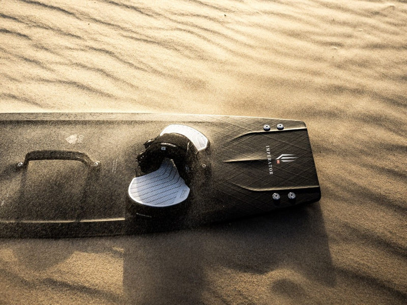Load image into Gallery viewer, Green Hat Kiteboarding-Carved Imperator PRO-Live Shot-Carved Imperator PRO Board with Bindings on the Beach