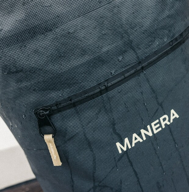 Load image into Gallery viewer, Green Hat Kiteboarding-Manera Duffle Bag 30L-Close Up View of Waterproof Zipper