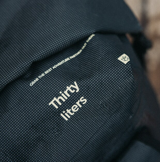 Load image into Gallery viewer, Green Hat Kiteboarding-Manera Duffle Bag 30L-Close Up View of Size