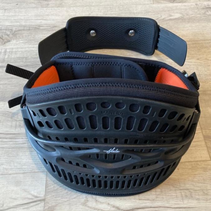 Load image into Gallery viewer, Used Manera Halo V2 Harness Medium USED