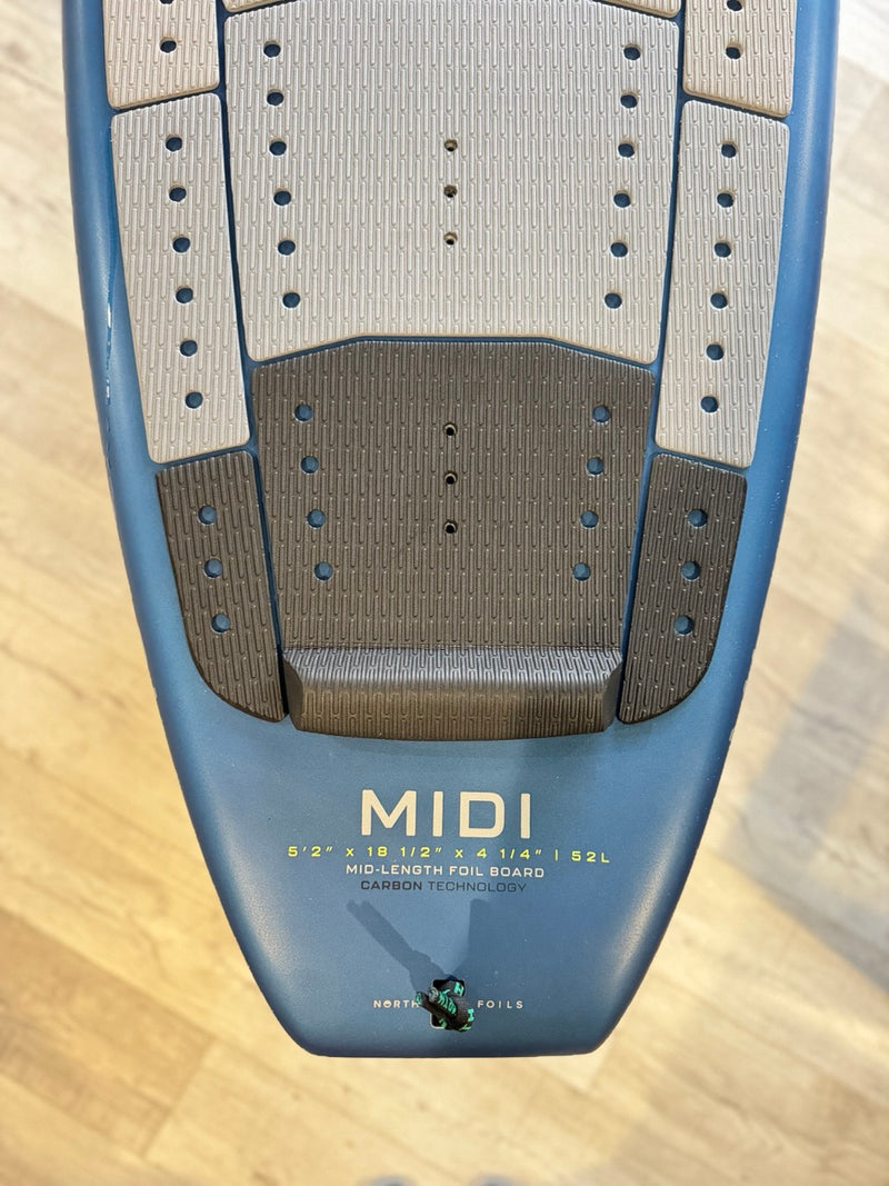 Load image into Gallery viewer, 5'2 North Midi Foilboard USED