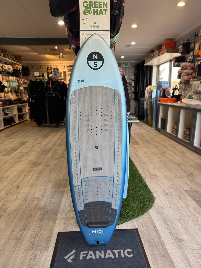 Load image into Gallery viewer, 5'2 North Midi Foilboard USED