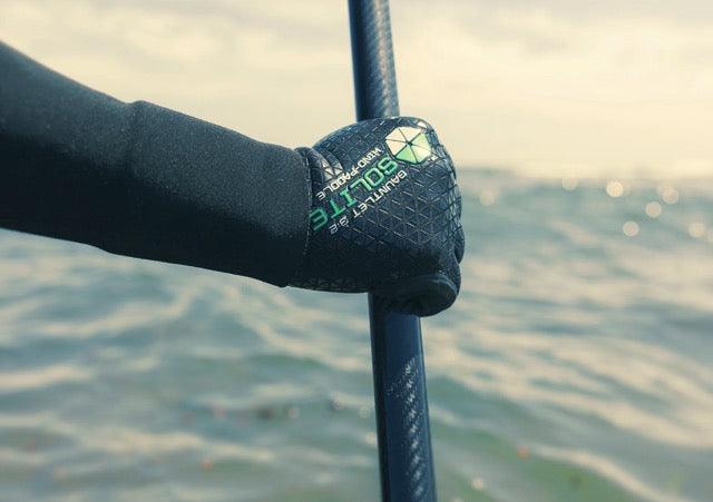 Load image into Gallery viewer, Solite 3:2 Wind/Paddle Gauntlet Glove