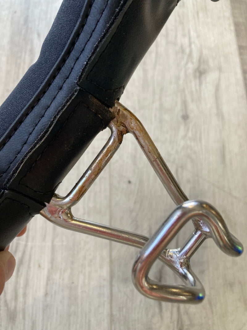 Load image into Gallery viewer, Used Dakine Push Button Spreader Bar