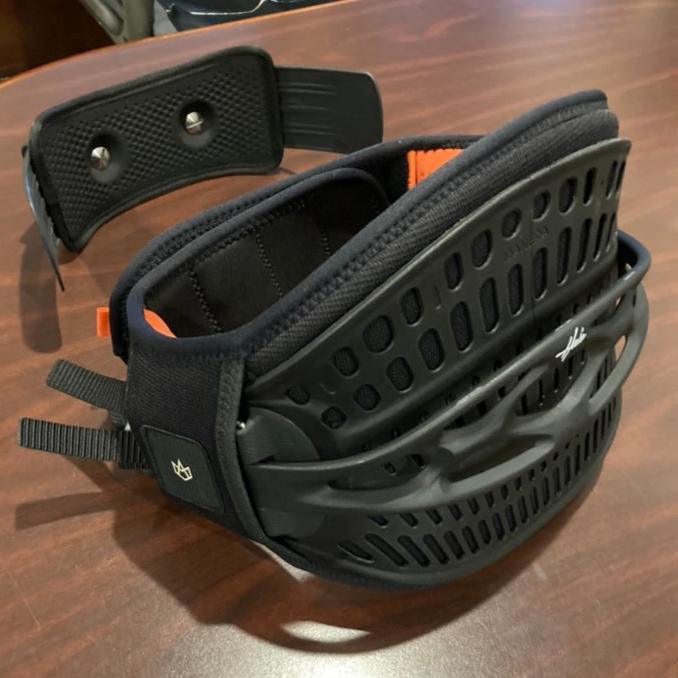 Load image into Gallery viewer, Used Manera Halo V2 Harness USED